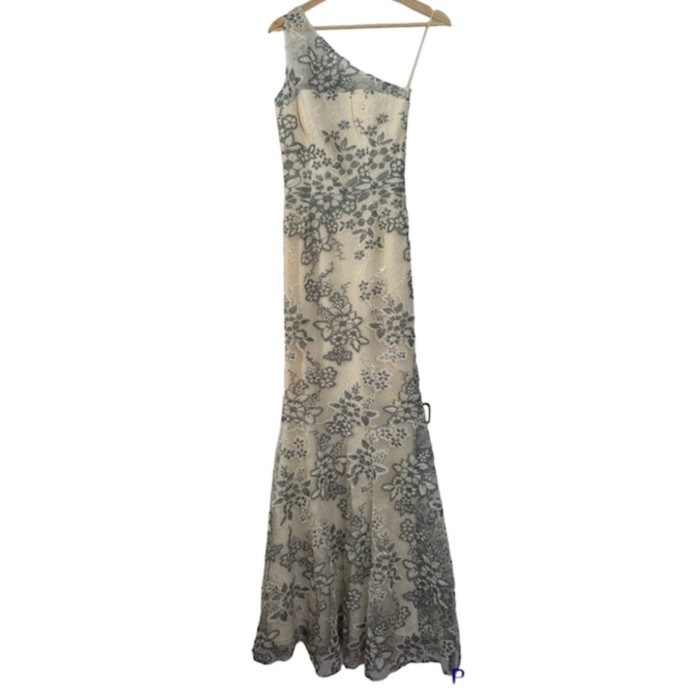 DRESS THE POPULATION One Shoulder Ivory Silver Lace Embroidered Go…